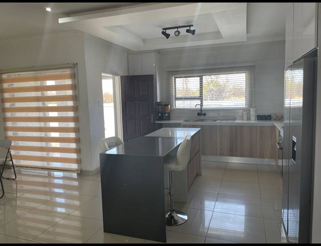 3 BEDROOM FREESTANDING FOR SALE IN THE ORCHARDS